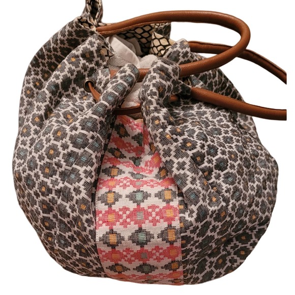 Noonday Collection Bohemian XL Nepali Reversible Tote - Picture 5 of 10